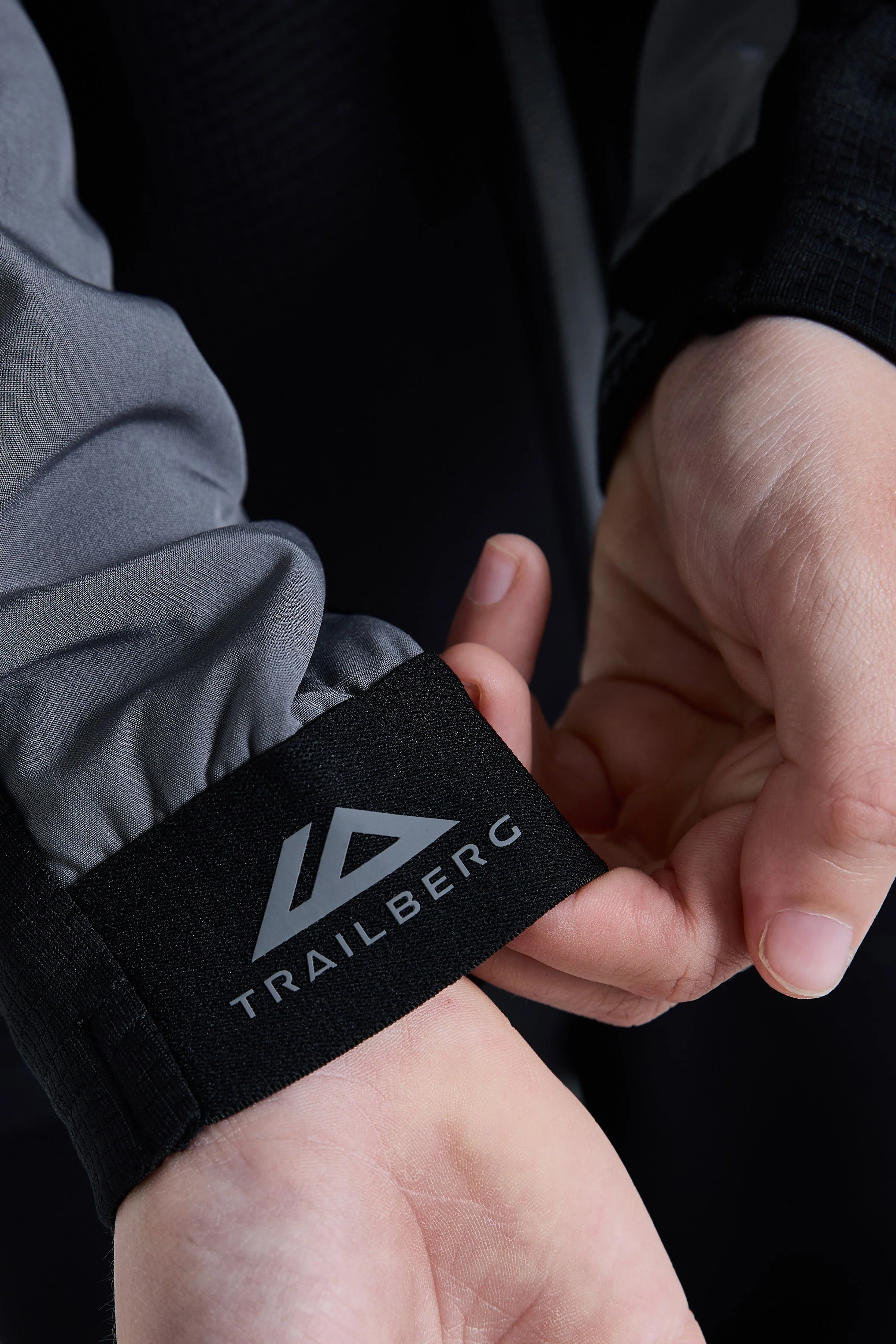 Boys Ice Gridded Fleece Hood - Black/Urban Smoke - Image 4