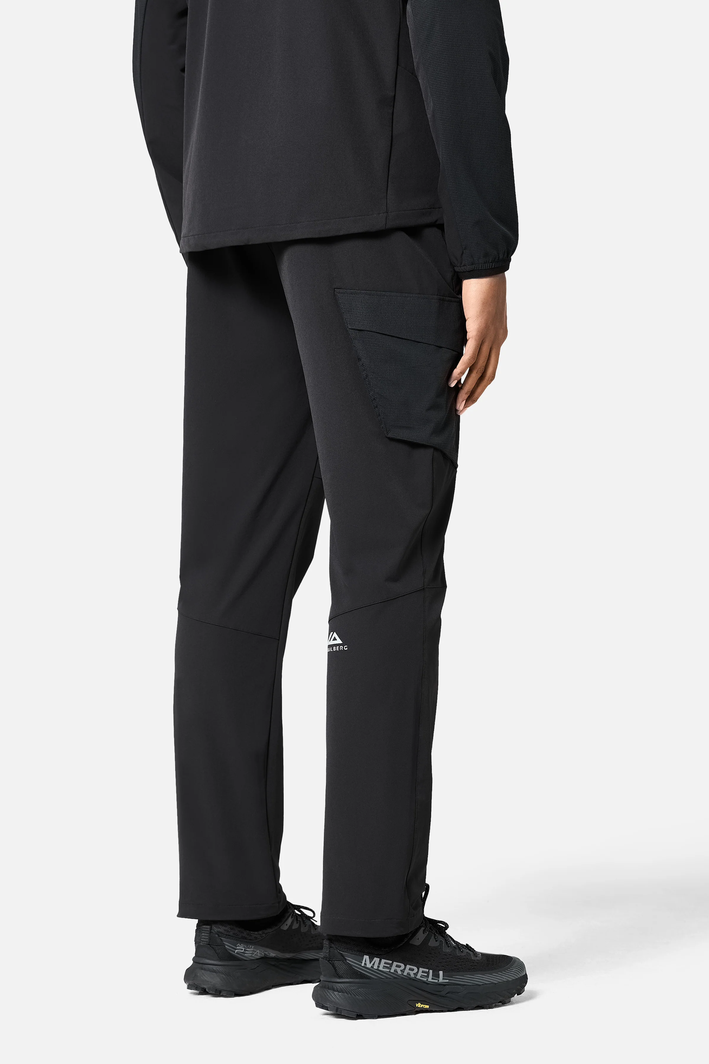 Faltenjura 2.0 Tracksuit - Black - Image 9