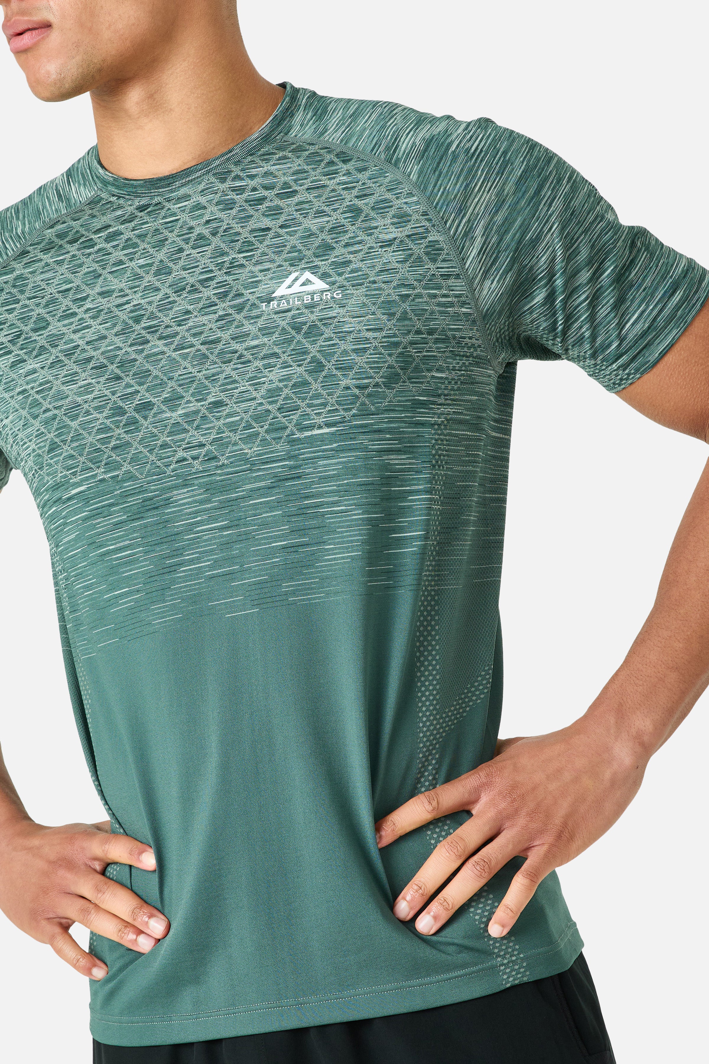 Stride Seamless Essentials 2.0 Twinset - Green - Image 7